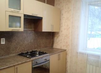 Продается 3-комнатная квартира, 65 м2, рабочий поселок Ишеевка, Новокомбинатовская улица, 23