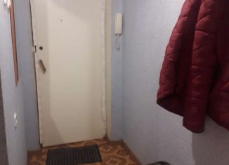 Сдается в аренду однокомнатная квартира, 32 м2, Клинцы, улица Ворошилова, 32