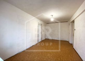 Продам 3-ком. квартиру, 55 м2, Санкт-Петербург, Новочеркасский проспект, 46, Новочеркасский проспект