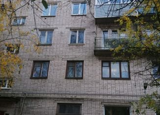 Сдам в аренду трехкомнатную квартиру, 62 м2, Ленинградская область, улица Карла Маркса, 12