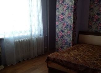 Сдается в аренду двухкомнатная квартира, 68 м2, Новоалтайск, 8-й микрорайон, 21