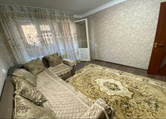 Продается трехкомнатная квартира, 74 м2, Карачаевск, улица Курджиева, 24
