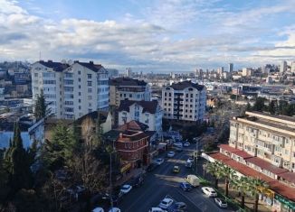 Продажа 3-ком. квартиры, 80 м2, Сочи, улица Макаренко, 13к2, микрорайон Макаренко