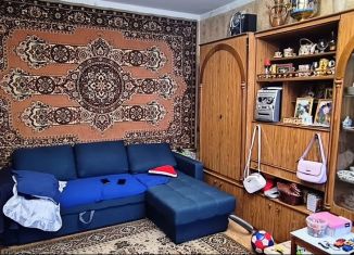 Продается четырехкомнатная квартира, 80 м2, Курск, улица Косухина, 41