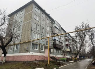 Продам 3-ком. квартиру, 62.2 м2, Зверево, улица Казакова, 6