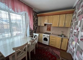 Сдаю в аренду 2-ком. квартиру, 50 м2, Горно-Алтайск, улица Ушакова, 8