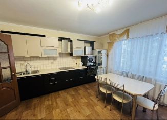 Сдаю 3-ком. квартиру, 60 м2, Татарстан, улица Бызова, 17