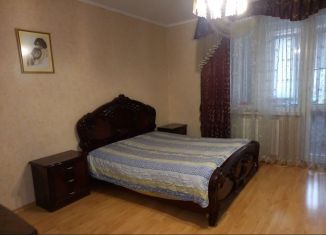 Сдаю 4-ком. квартиру, 110 м2, Калининградская область, Стрелковая улица, 1