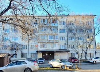 Продаю 2-ком. квартиру, 33 м2, Пятигорск, улица Ермолова, 14к3