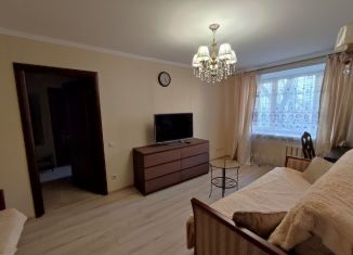 Сдам трехкомнатную квартиру, 60 м2, Москва, Старая Басманная улица, 9к2