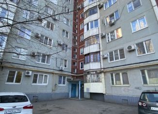 Продается 4-ком. квартира, 80 м2, Волгоградская область, Казахская улица, 8А