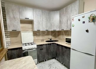 Сдаю 2-ком. квартиру, 52 м2, Пенза, улица Бородина, 3