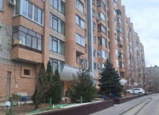 Продаю 3-комнатную квартиру, 89 м2, Волгоград, улица Маршала Чуйкова, 37