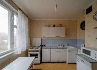 Сдаю в аренду 2-ком. квартиру, 58 м2, Москва, Часовая улица, 18, станция Красный Балтиец