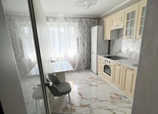 Аренда 1-ком. квартиры, 40 м2, Москва, улица Столетова, 8, ЗАО