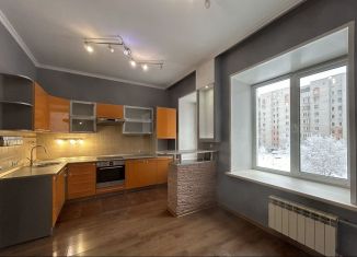 Продам 3-ком. квартиру, 90 м2, Хакасия, улица Чертыгашева, 126