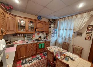 Продается трехкомнатная квартира, 76.6 м2, Волгоград, улица Маршала Ерёменко, 54