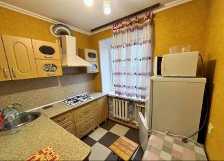 Продам 2-ком. квартиру, 43 м2, Ейск, улица Портовая Аллея, 2