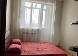 Сдаю 3-ком. квартиру, 100 м2, Махачкала, улица Гагарина, 13А