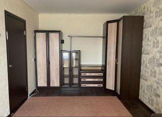 Продам 1-ком. квартиру, 33 м2, Барнаул, улица Юрина, 299