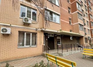 Сдача в аренду 1-ком. квартиры, 40 м2, Батайск, улица Пушкина, 2А