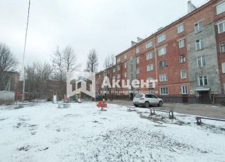 Продам двухкомнатную квартиру, 74 м2, Иваново, улица Суворова, 9А