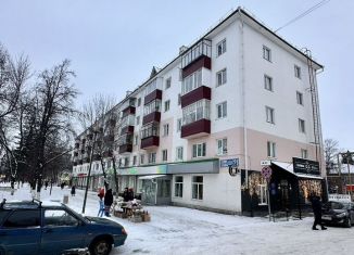 Продается двухкомнатная квартира, 43 м2, Туймазы, проспект Ленина, 21