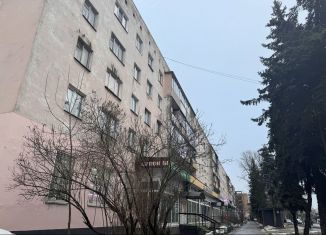 Продам 2-ком. квартиру, 43.2 м2, Новгородская область, Псковская улица, 18