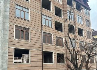 Продается однокомнатная квартира, 55 м2, город Кизилюрт, улица Гамзата Цадаса, 59Б