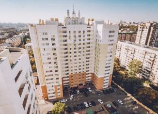 Продается трехкомнатная квартира, 95.3 м2, Орловская область, улица Революции, 3к1