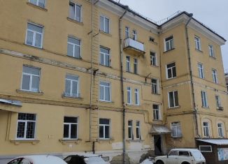 Продаю 3-ком. квартиру, 74.7 м2, Трёхгорный, улица Ленина, 11/14