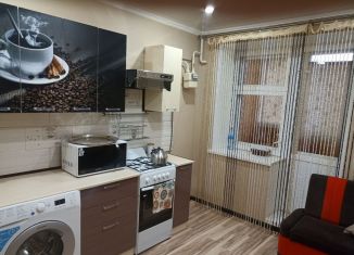 Продам 1-ком. квартиру, 47 м2, Курск, Тракторная улица, 33