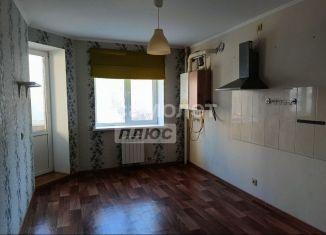 Продажа 2-ком. квартиры, 60 м2, Элиста, улица Ю. Клыкова, 79