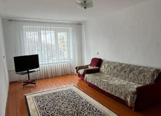 Сдам в аренду 3-ком. квартиру, 65 м2, Хасавюрт, улица Датуева, 35