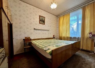 Сдам в аренду 3-комнатную квартиру, 70 м2, Армавир, Первомайская улица, 8