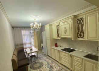 Продается 2-ком. квартира, 65 м2, Махачкала, улица Времена Года, 1