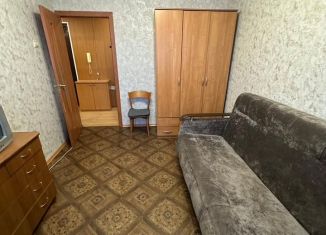 Сдам в аренду 2-ком. квартиру, 50 м2, Кингисепп, улица Химиков, 10