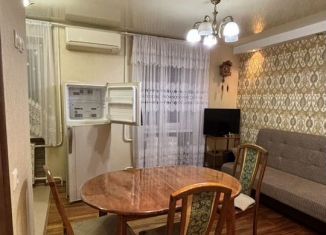 Сдаю в аренду 2-ком. квартиру, 48 м2, Краснодар, улица Атарбекова