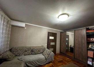 Продажа 1-комнатной квартиры, 38 м2, поселок городского типа Афипский, улица 50 лет Октября, 32