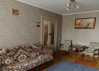 Сдаю 2-ком. квартиру, 56 м2, Йошкар-Ола, улица Петрова, 6, микрорайон Ленинский