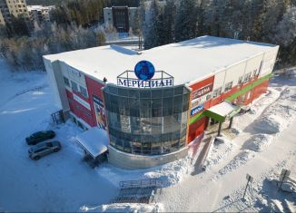 Продам торговую площадь, 1800 м2, Костомукша, улица Антикайнена, 16