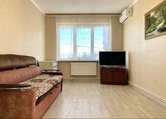 Продаю 1-комнатную квартиру, 35.1 м2, Алушта, улица Богдана Хмельницкого, 33