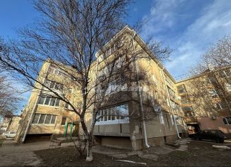 Продаю трехкомнатную квартиру, 61 м2, посёлок городского типа Красногвардейское, улица Шевченко, 2А