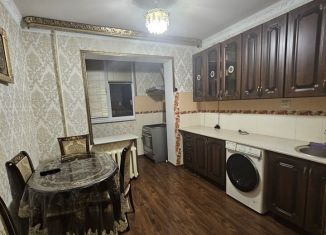 Продажа 4-ком. квартиры, 100 м2, Нальчик, Московская улица, 14, район Предгорный