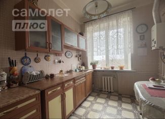 Продаю 3-комнатную квартиру, 72 м2, Астраханская область, улица Галлея, 5