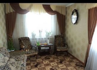 Продам трехкомнатную квартиру, 65 м2, станица Петровская, улица Димитрова, 25