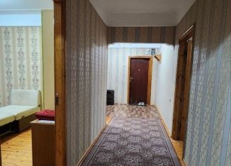 Сдача в аренду четырехкомнатной квартиры, 106 м2, Дагестан, улица Каримова, 10