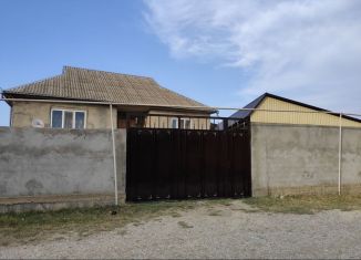 Продаю дом, 180 м2, Хасавюрт, улица Астемирова, 2М