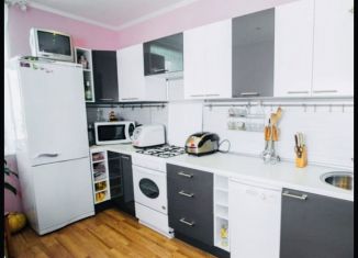 Продаю 4-ком. квартиру, 98 м2, Санкт-Петербург, улица Чехова, 4