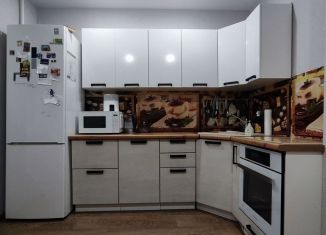 Продается трехкомнатная квартира, 789 м2, Курск, улица Евгения Клевцова, 4